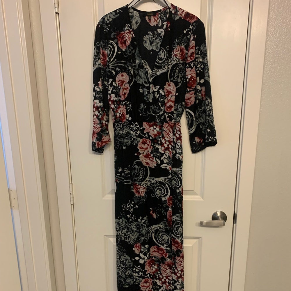 Aakaa Kimono style wrap around dress